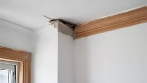 Jak dociąć listwy w narożnikach zewnętrznych