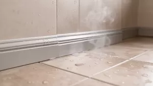 Jakie listwy przypodłogowe do płytek